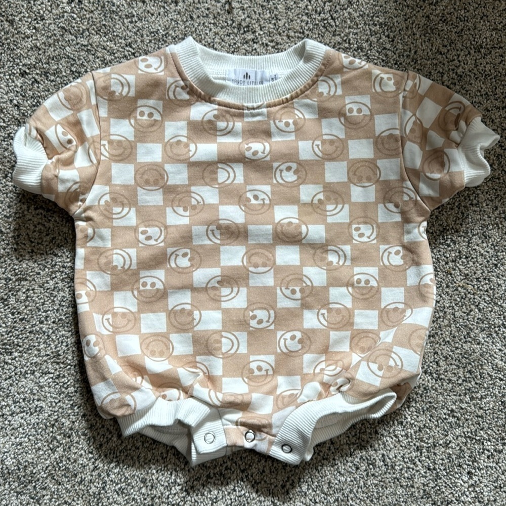 NWOT BUBBLE ROMPER